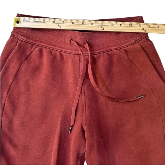 Lululemon Scuba Joggers 🍋 - Picture 2 of 4